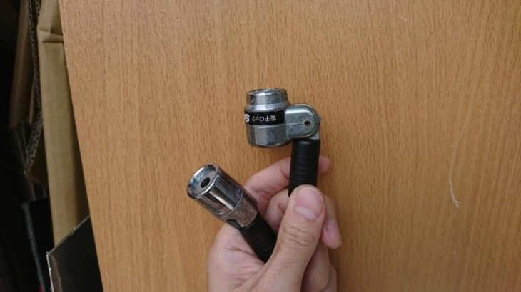 ワイヤー「電子ロック」のマグネットキーを開錠