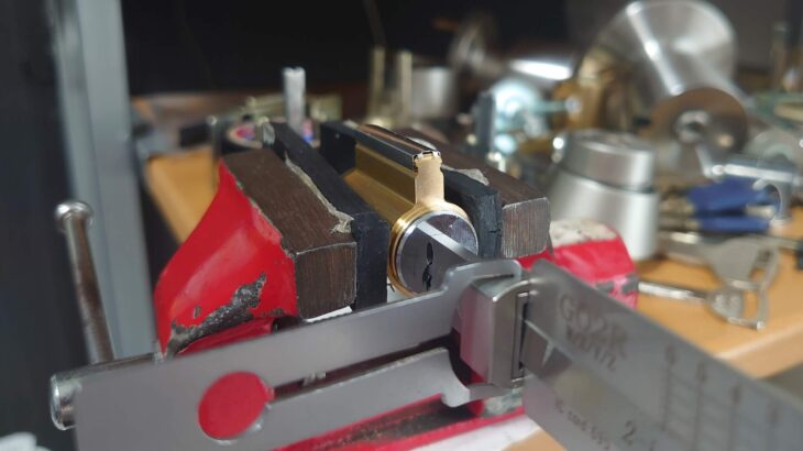 GOALのピンシリンダーを開錠冶具で開ける練習