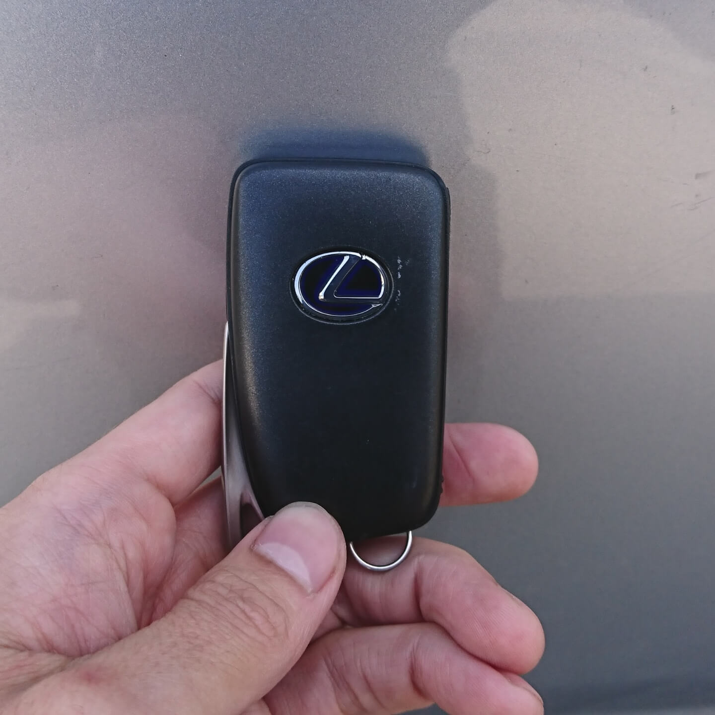 レクサスLX470の鍵紛失によるキー作製＆イモビライザー登録-鍵屋KOロック 
