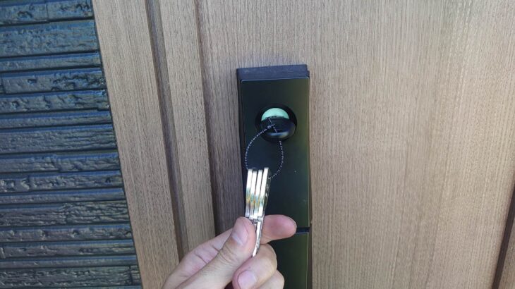 戸建て玄関の鍵交換(リクシル製)に出張対応