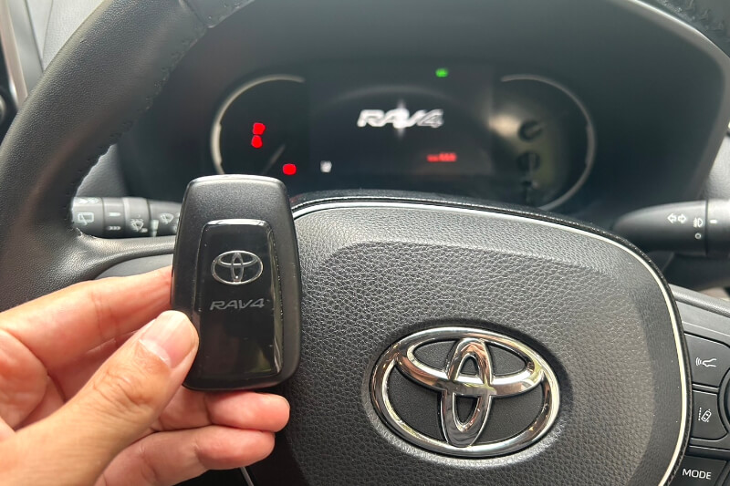 RAV4のイモビライザー&スマートキー登録