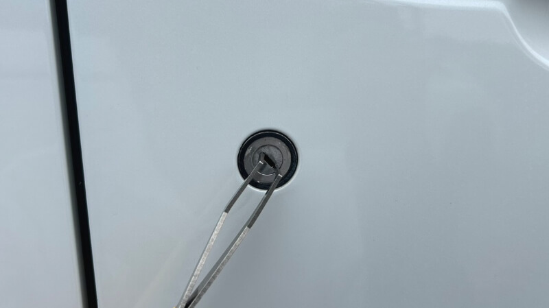 ピッキングで鍵穴から解錠可能 ピッキングで鍵穴から解錠可能