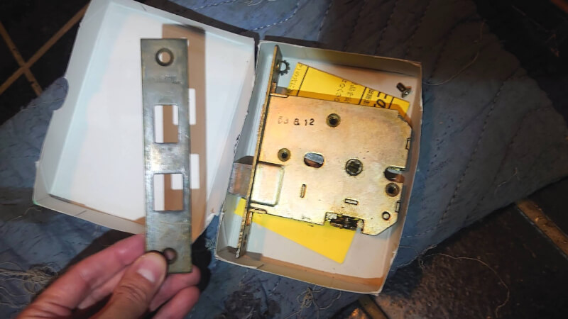 OBEL製の錠前ケースが破損