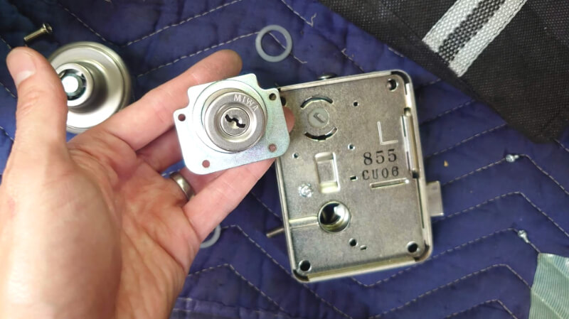 作業中の写真を撮影して報告も可能 作業中の写真を撮影して報告も可能