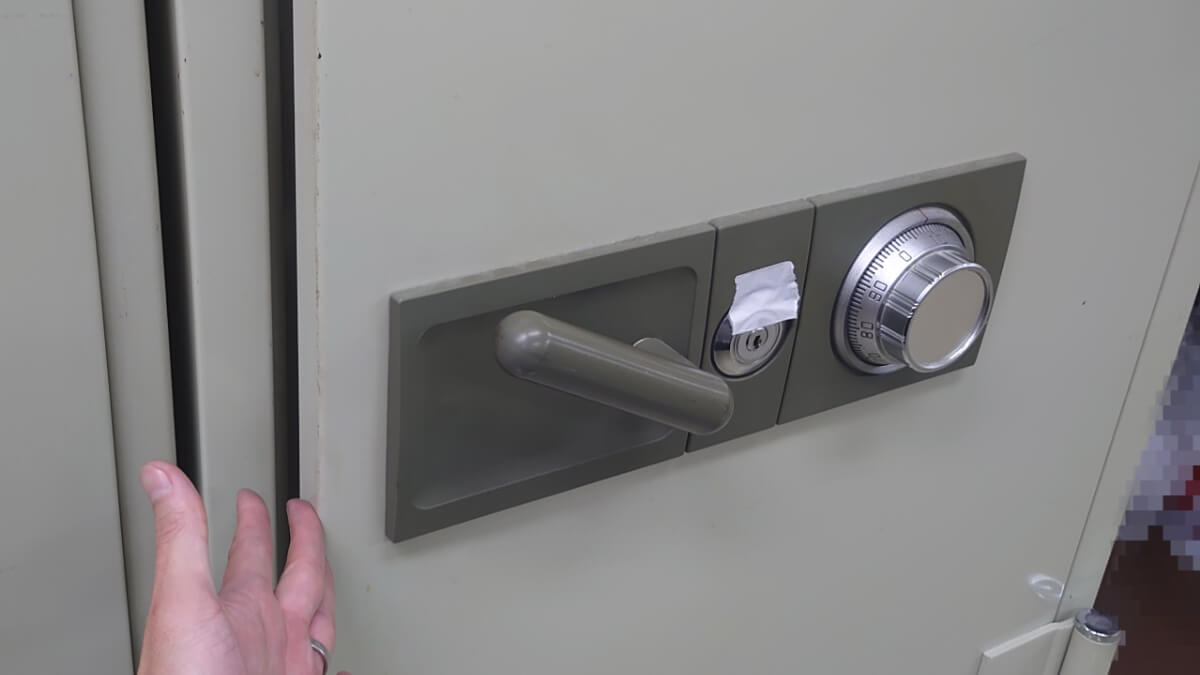 EIKO金庫の100万変換ダイヤル錠を手探り解錠 EIKO金庫の100万変換ダイヤル錠を手探り解錠